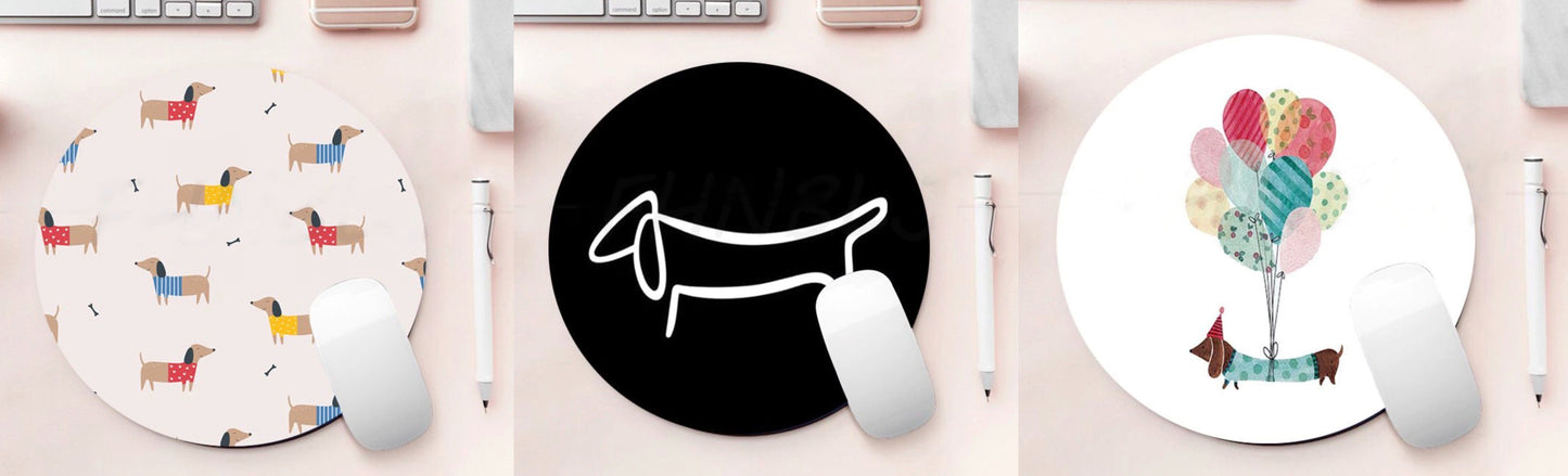 Round Dachshund Mouse Pad (8.5in / 22cm)